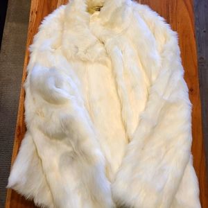 NWOT Le chateau fluffy white jacket